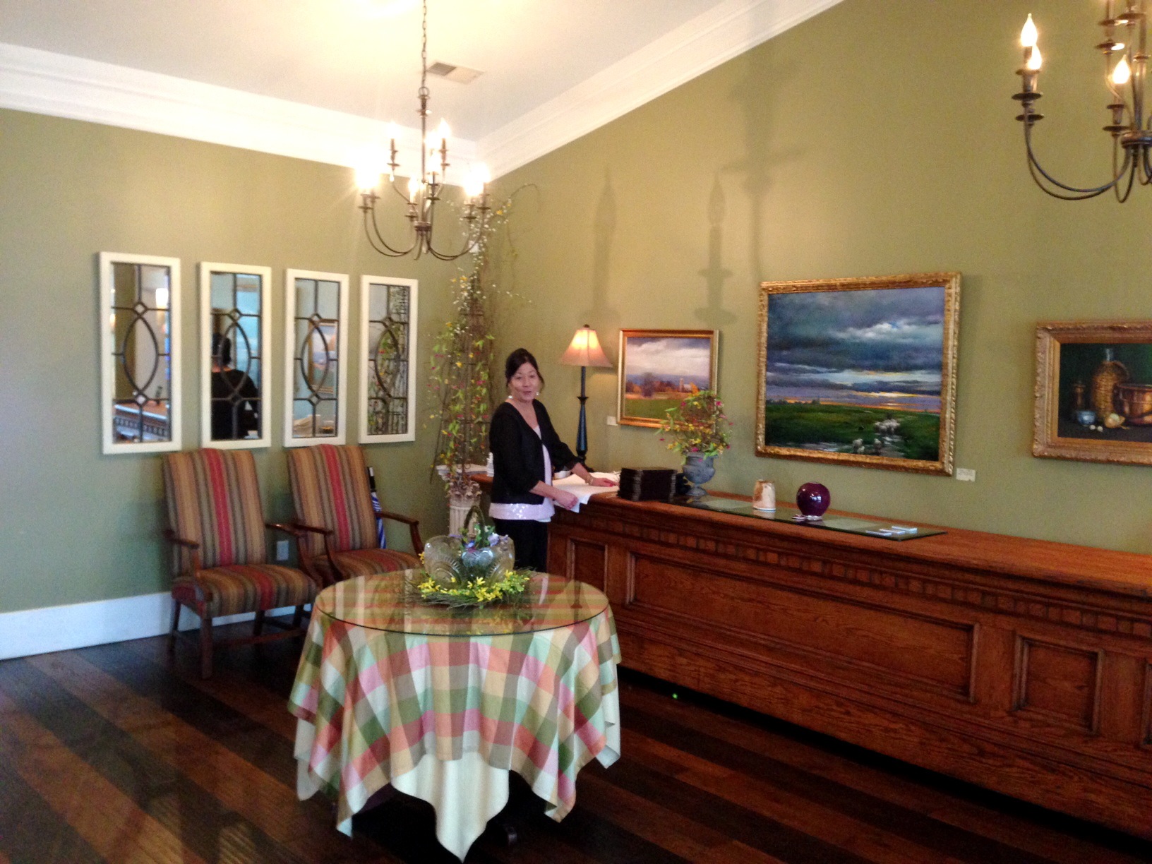 tony york's restaurant foyer